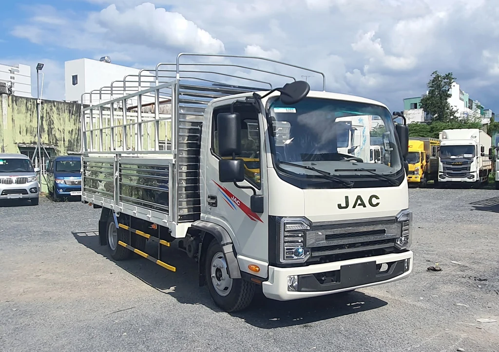 JAC N200S PRO E5A – THÙNG BẠT Ngoại thất 2