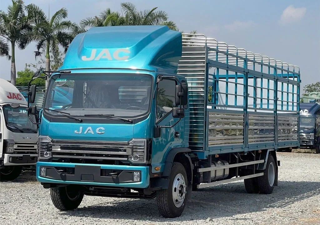 JAC N750 PLUS E5A – THÙNG BẠT Ngoại thất 9