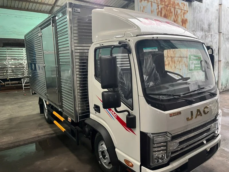JAC N250S PRO E5 thùng kín