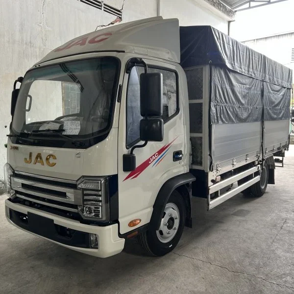 JAC N200 thùng mui bạt nhôm tải 1.99 tấn 4.4m