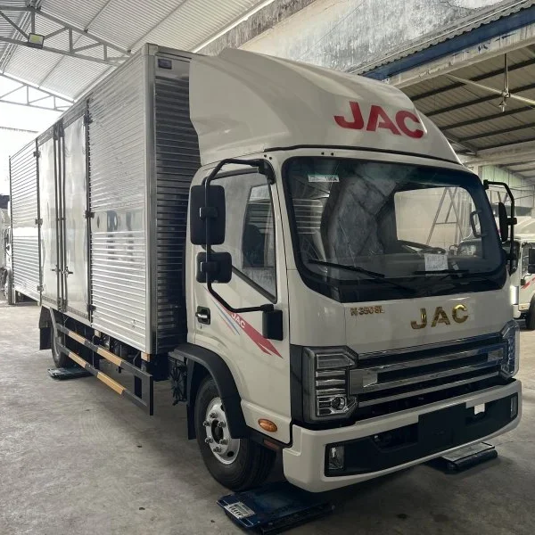 JAC N350 SL thùng kín tải 3.4 tấn dài 6.2m