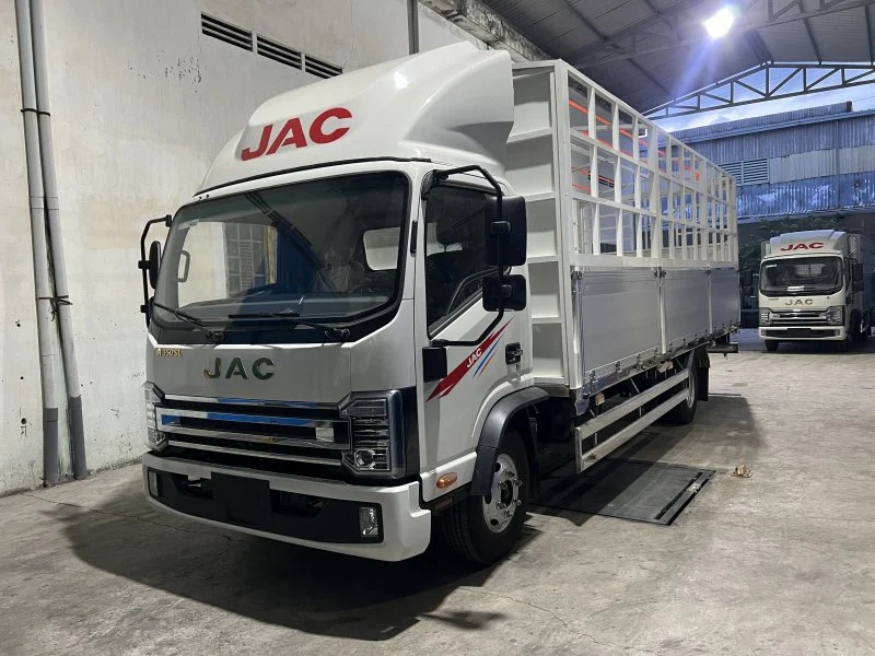 JAC N350 SL thùng mui bạt bửng nhôm tải 3.4 tấn dài 6.2m