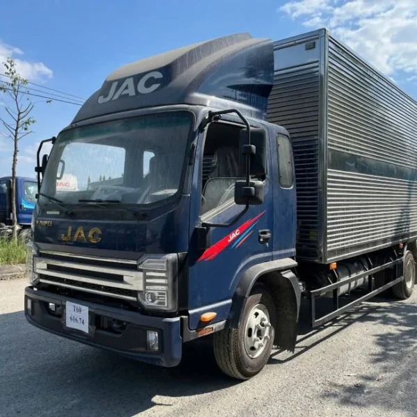 N750 PLUS E5A thùng kín tải 7.3 tấn dài 6.2m