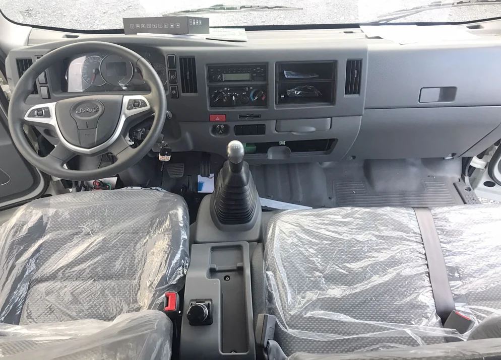 JAC N900 PLUS E5 Thùng mui bạt bửng nhôm Nội thất 2
