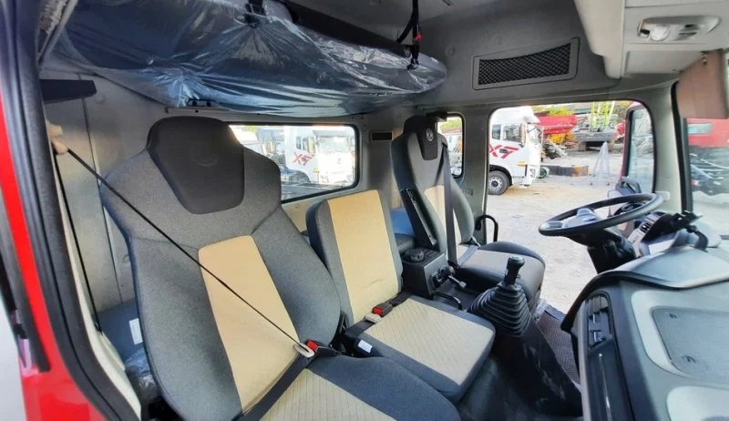 Dongfeng X3 1 cầu 9 cấp số 290HP Nội thất 2