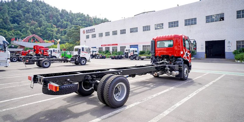 Xe tải Dongfeng X3 180HP thùng container nhập khẩu 10m Ngoại thất 4