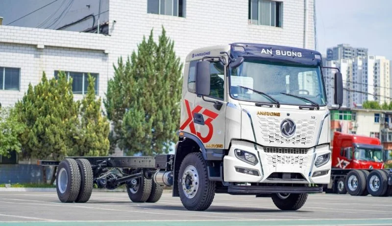 Xe tải Dongfeng X3 180HP thùng container nhập khẩu 10m Ngoại thất 8