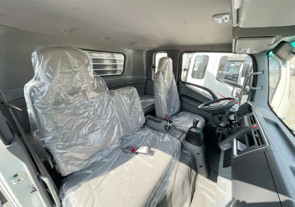 JAC N900 PLUS E5 Thùng mui bạt bửng nhôm Nội thất 1
