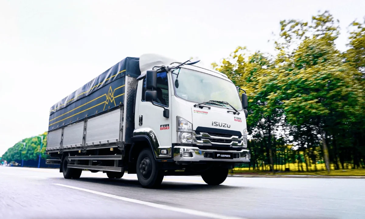 Xe tải ISUZU – FRR90QE5 – Cabin Sát-xi Ngoại thất 5