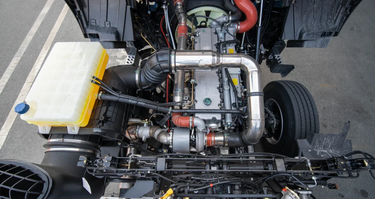 Dongfeng X7 385HP Động cơ 2