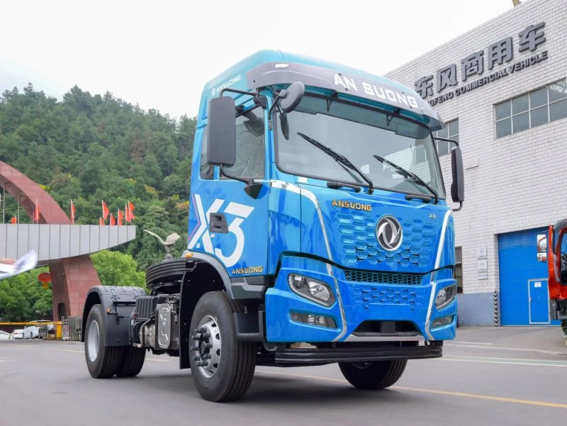 Dongfeng X3 1 cầu 9 cấp số 290HP Ngoại thất 1