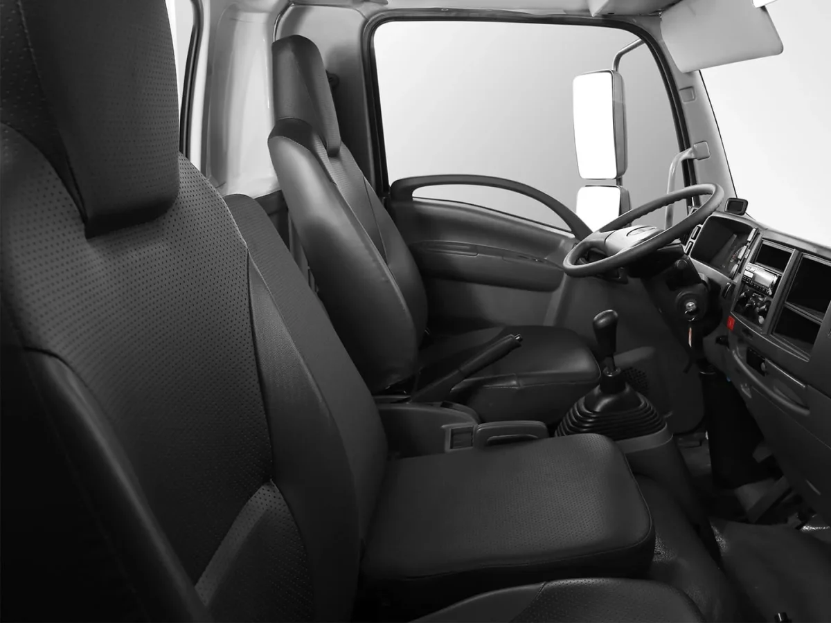Xe tải ISUZU – FVZ60QE5 – Cabin Sát-xi Nội thất 2