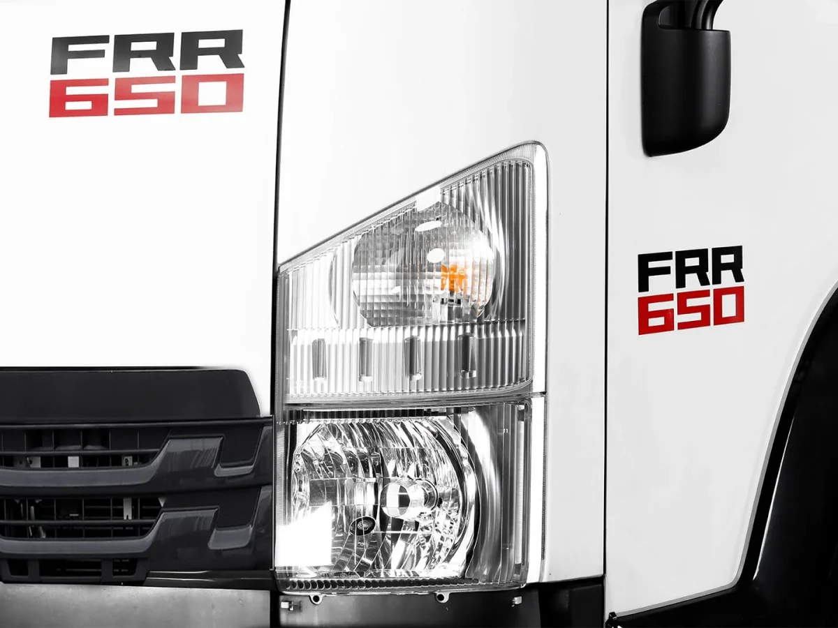 Xe tải ISUZU – FRR90QE5 – Cabin Sát-xi Ngoại thất 2