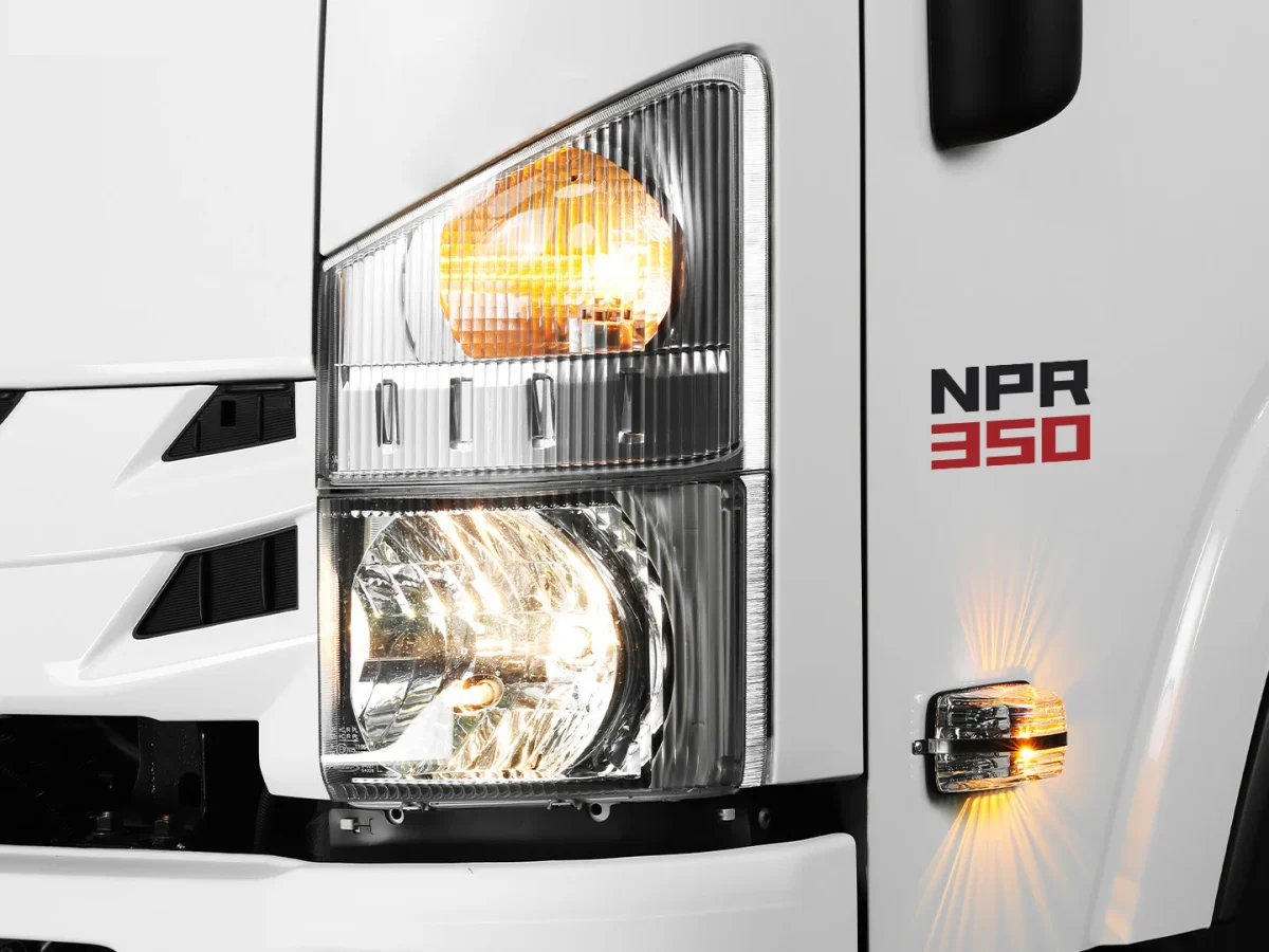 Xe tải ISUZU – NQR75HE5 – Cabin Sát-xi Ngoại thất 3